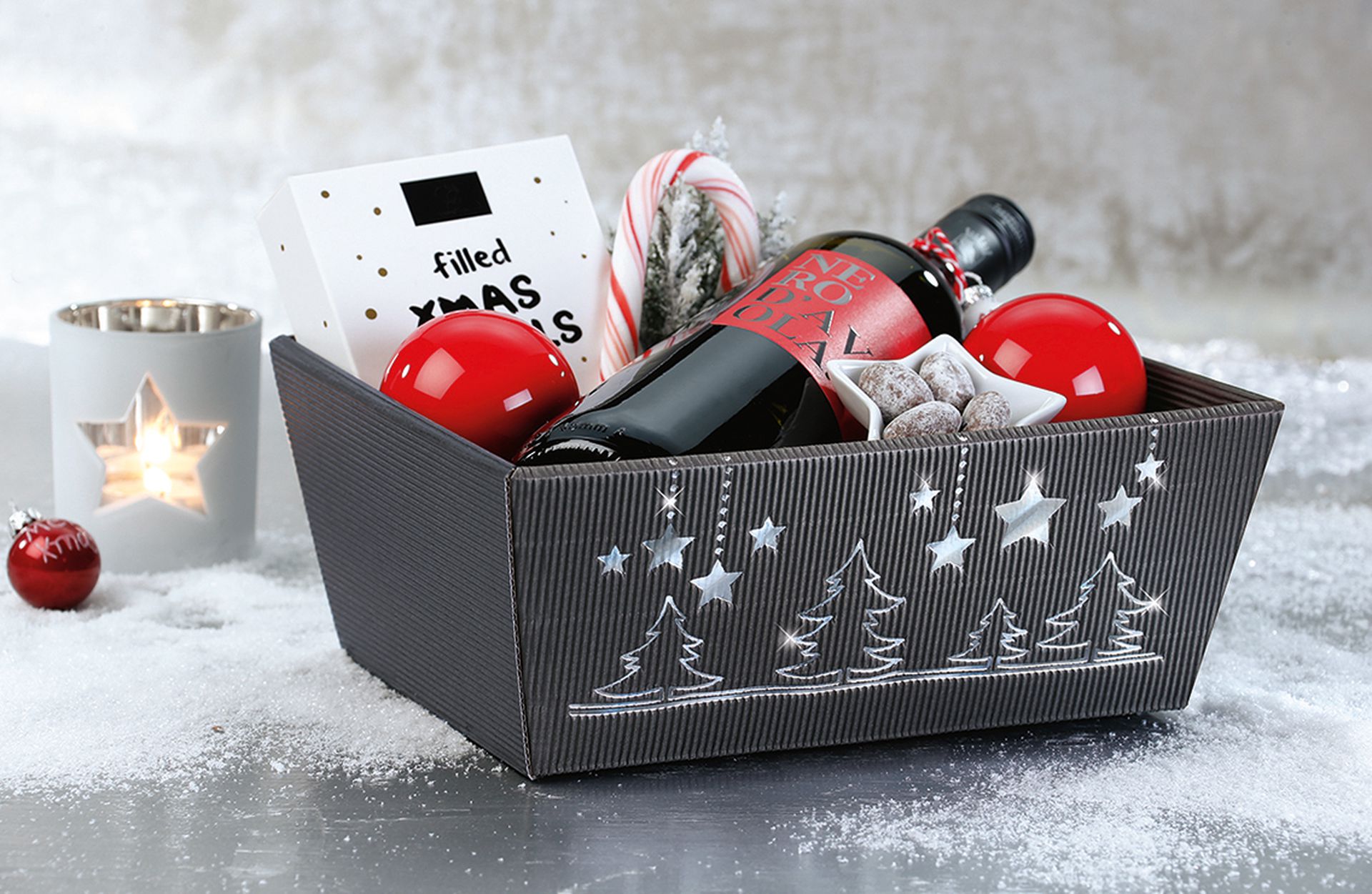 « Weihnachtsglanz » panier-cadeau de carton ondulé avec décorations de Noël