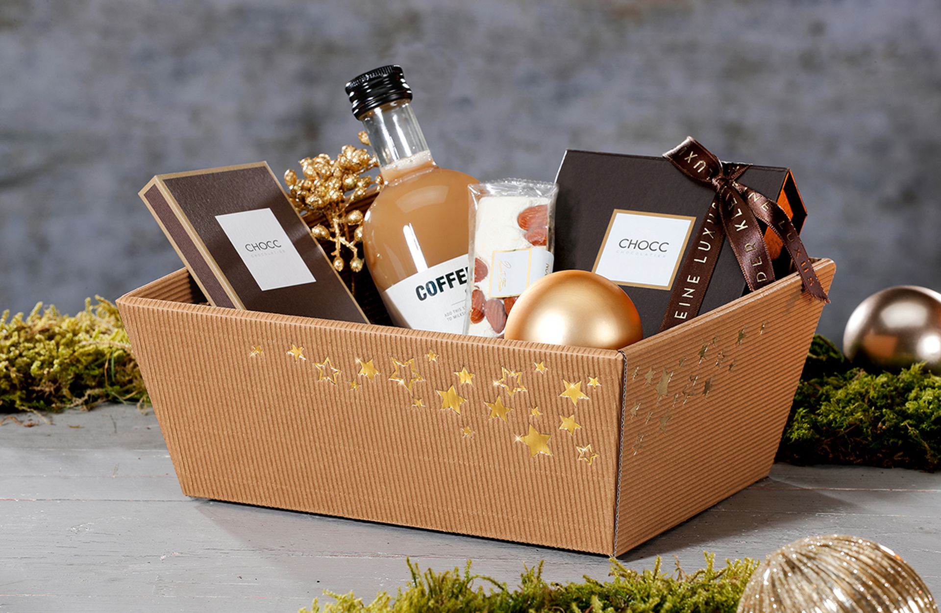 "Sternstunde" Gift basket with Christmas decorations