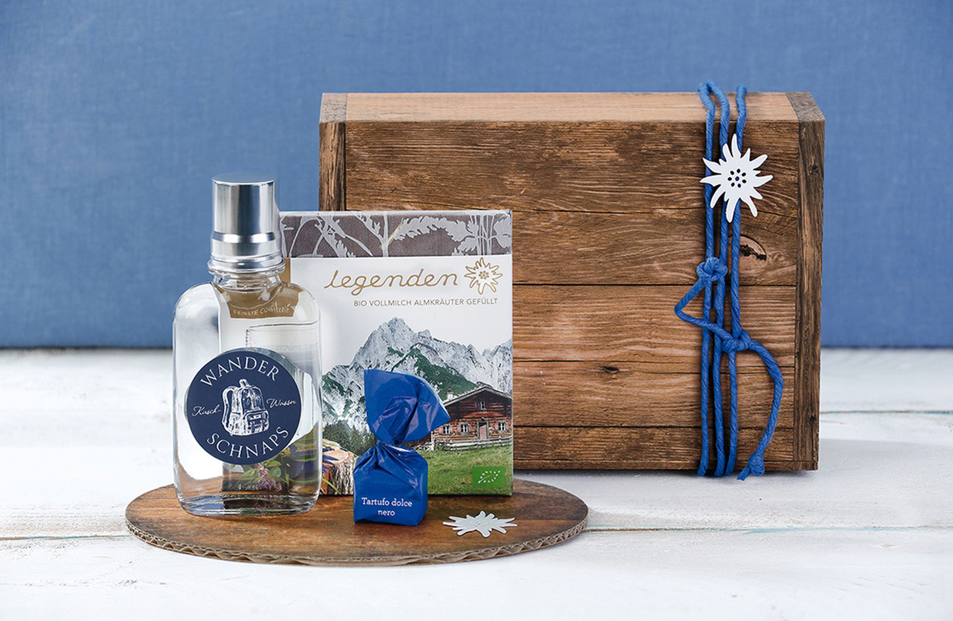 Cadeaubox bedrukt Vintage met deco-serveerplaat ter presentatie 